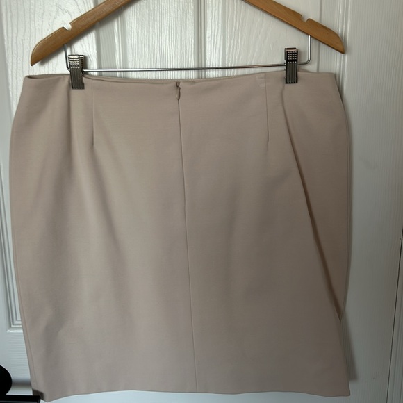 Two-piece blush top and skirt - Picture 8 of 9
